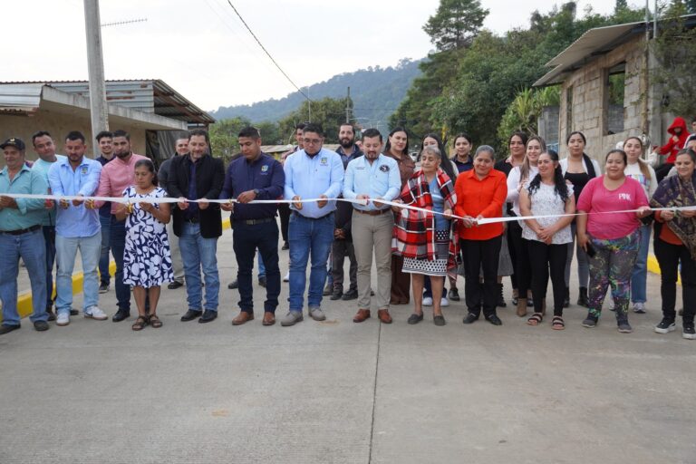 Inauguración Pavimentación de la calle Benito Juárez en la Tenencia de Uringuitiro.
