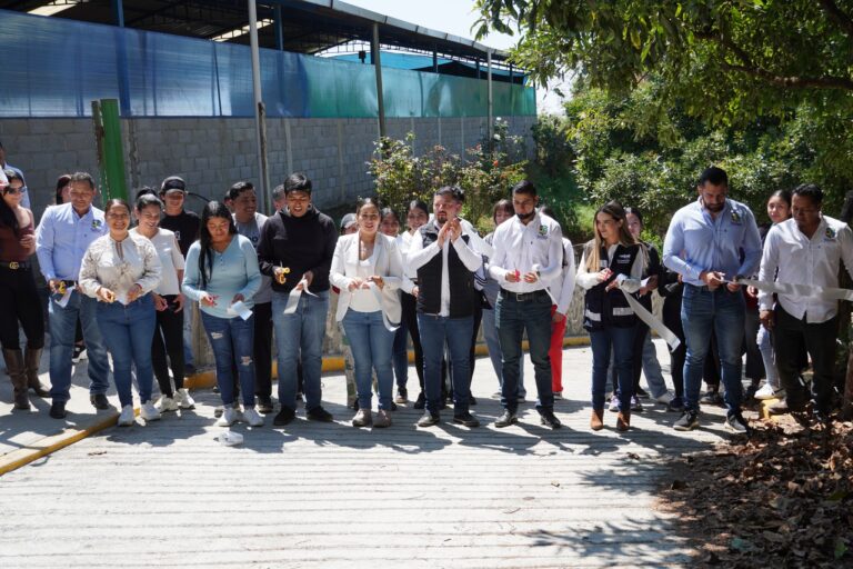 Inauguración de Calle en Tenencia de Apo
